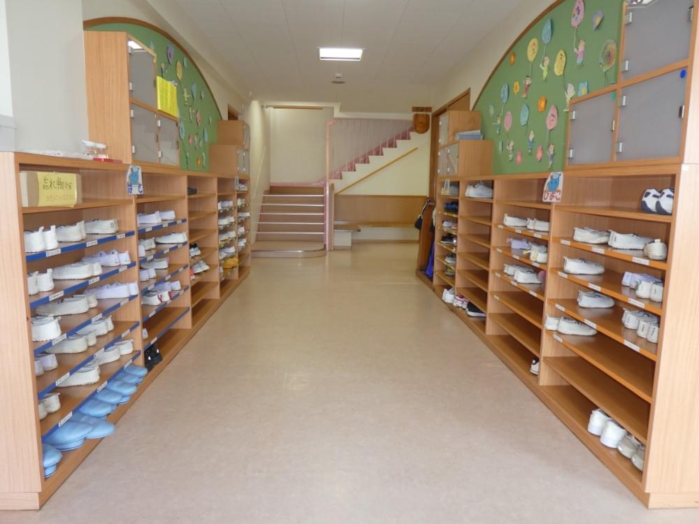 靴脱ぎ場